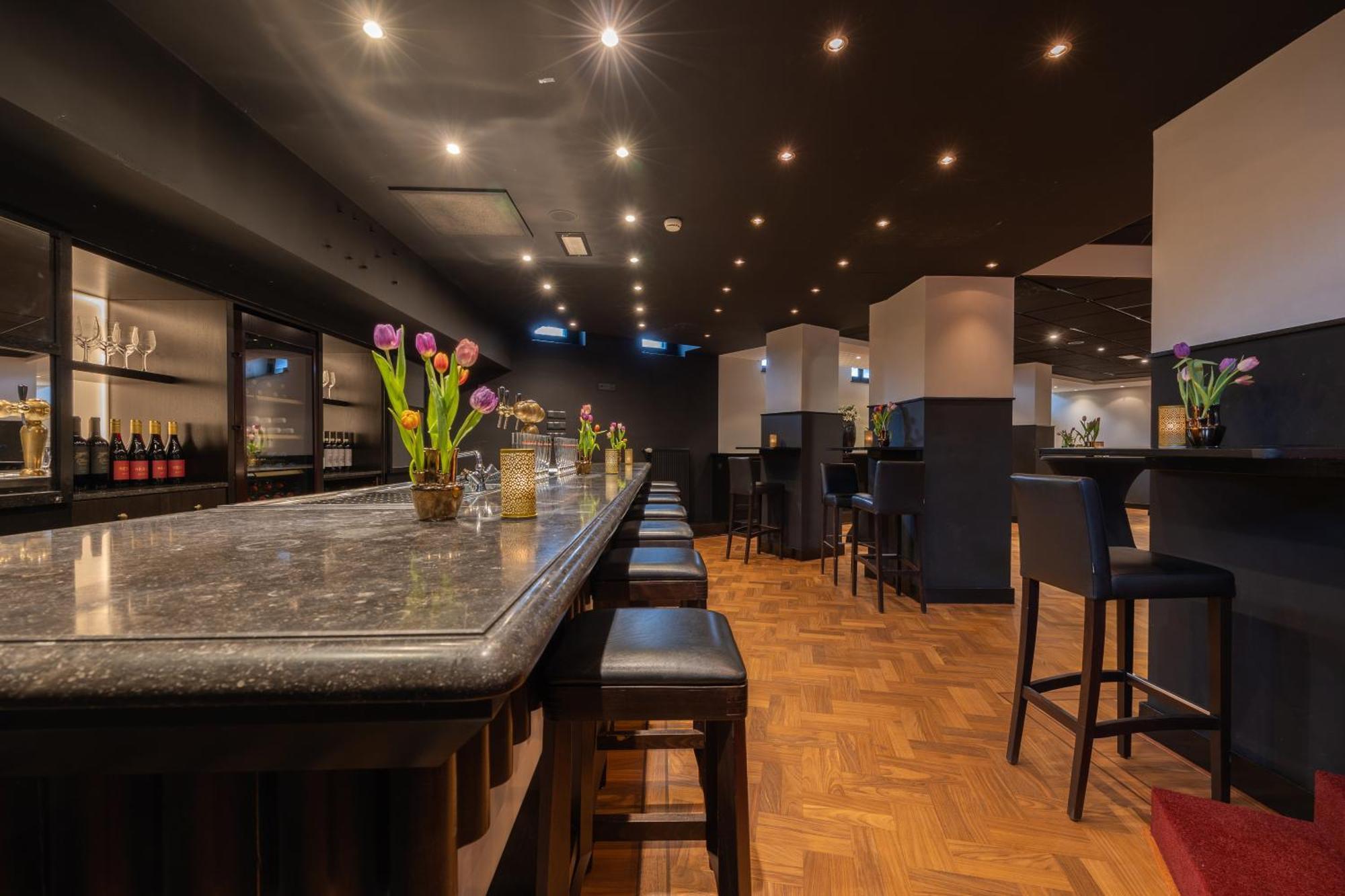 فندق جراند أمراث أمستردام المظهر الخارجي الصورة Interior of a typical izakaya
