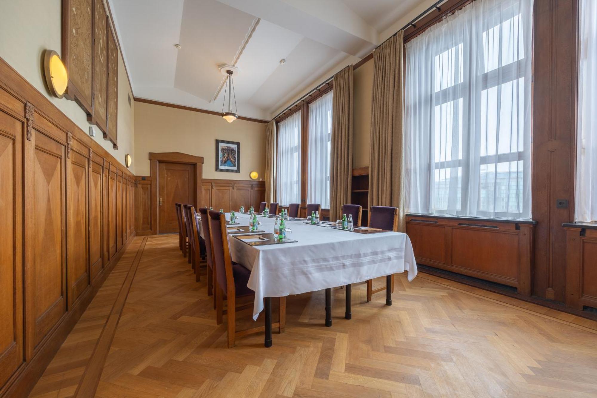 فندق جراند أمراث أمستردام المظهر الخارجي الصورة The boardroom of the Swiss National Bank